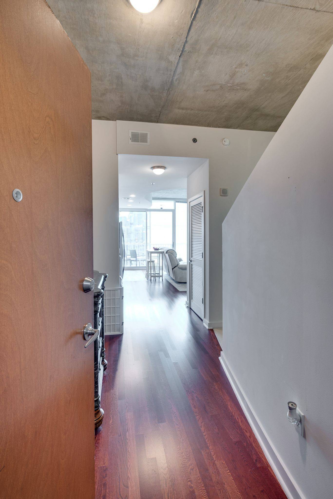 Nashville, TN 37201,301 Demonbreun St #1812