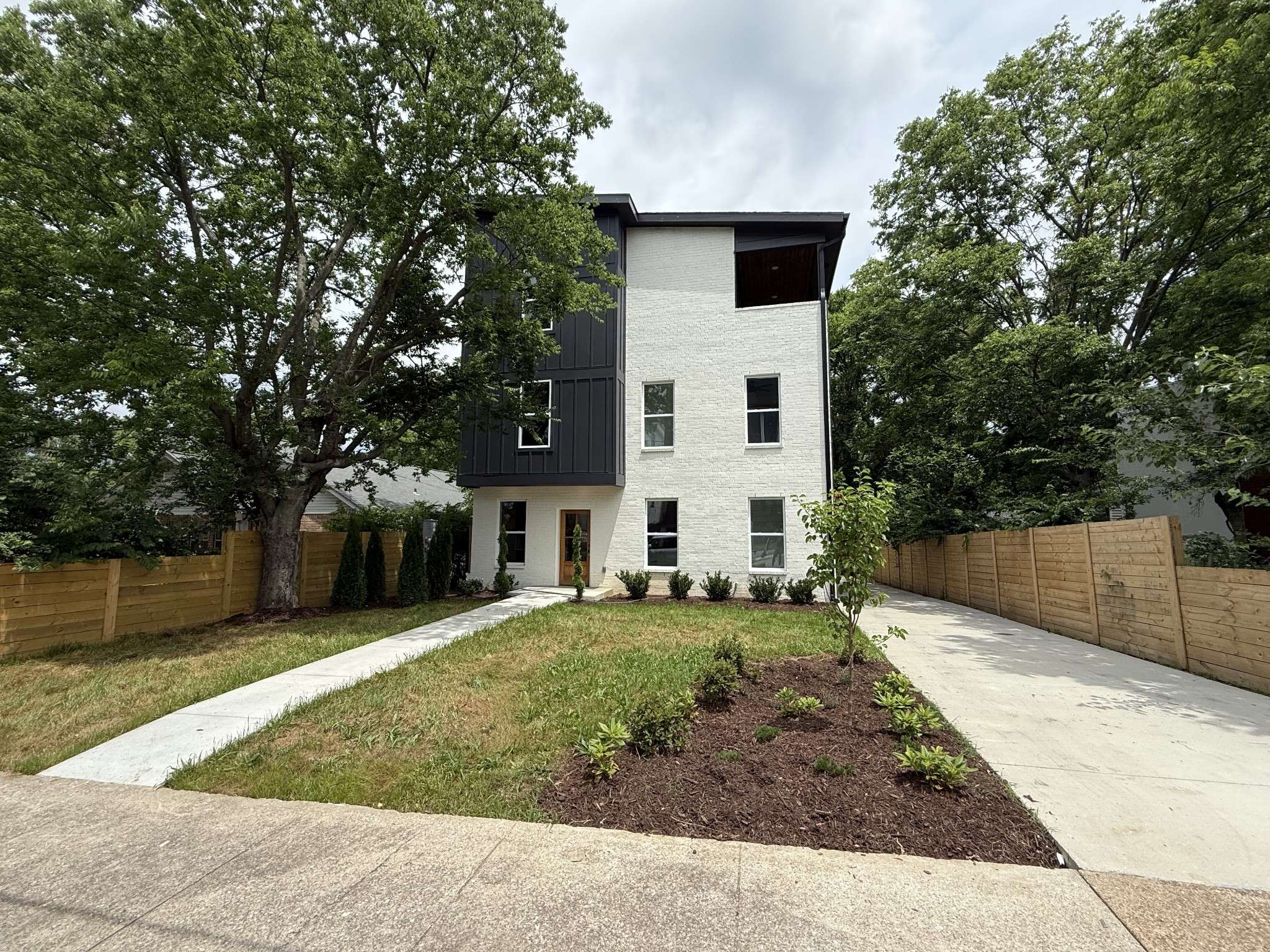 Nashville, TN 37212,1308 Grand Ave