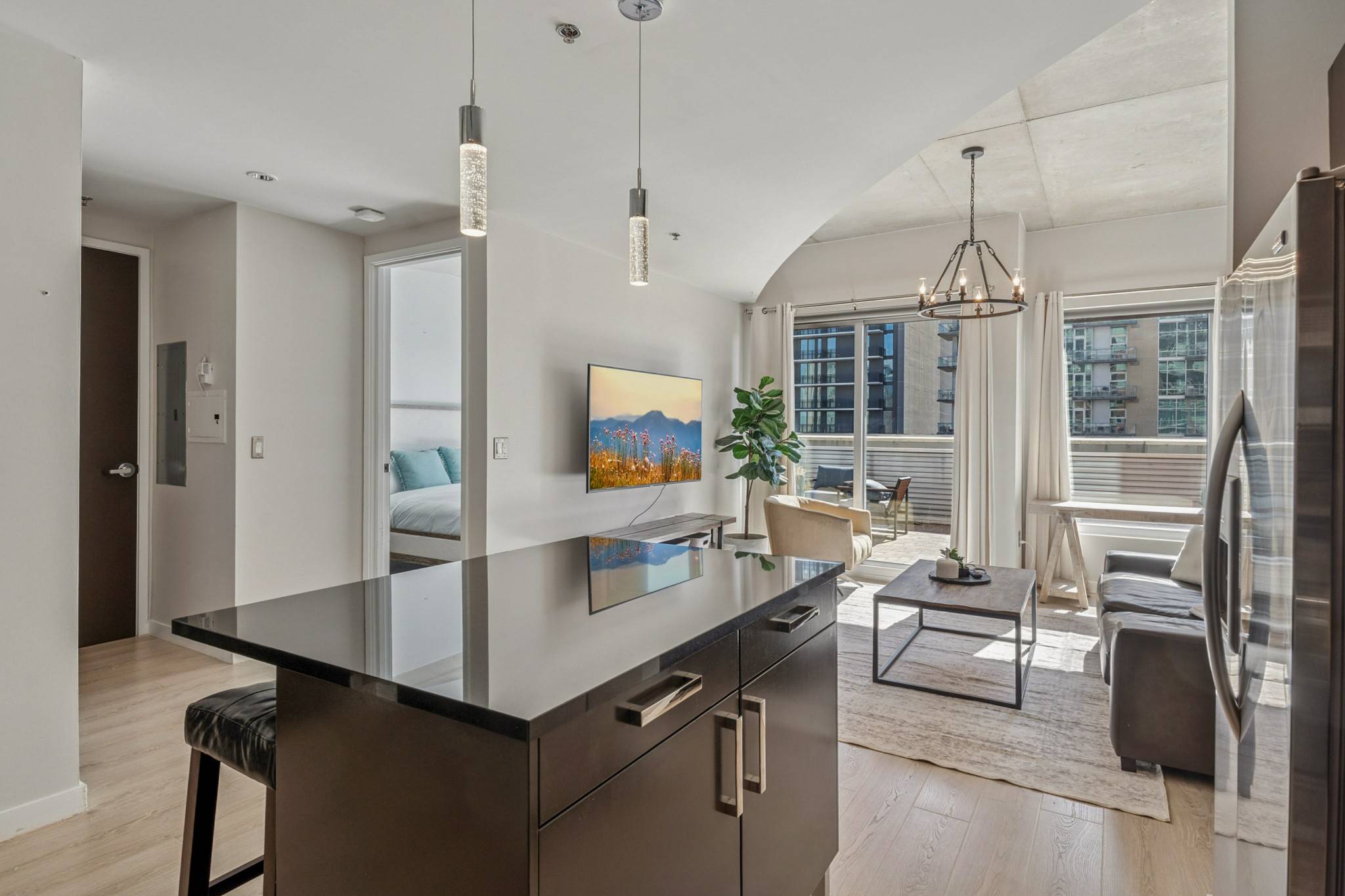 Nashville, TN 37203,600 12th Ave #S #910