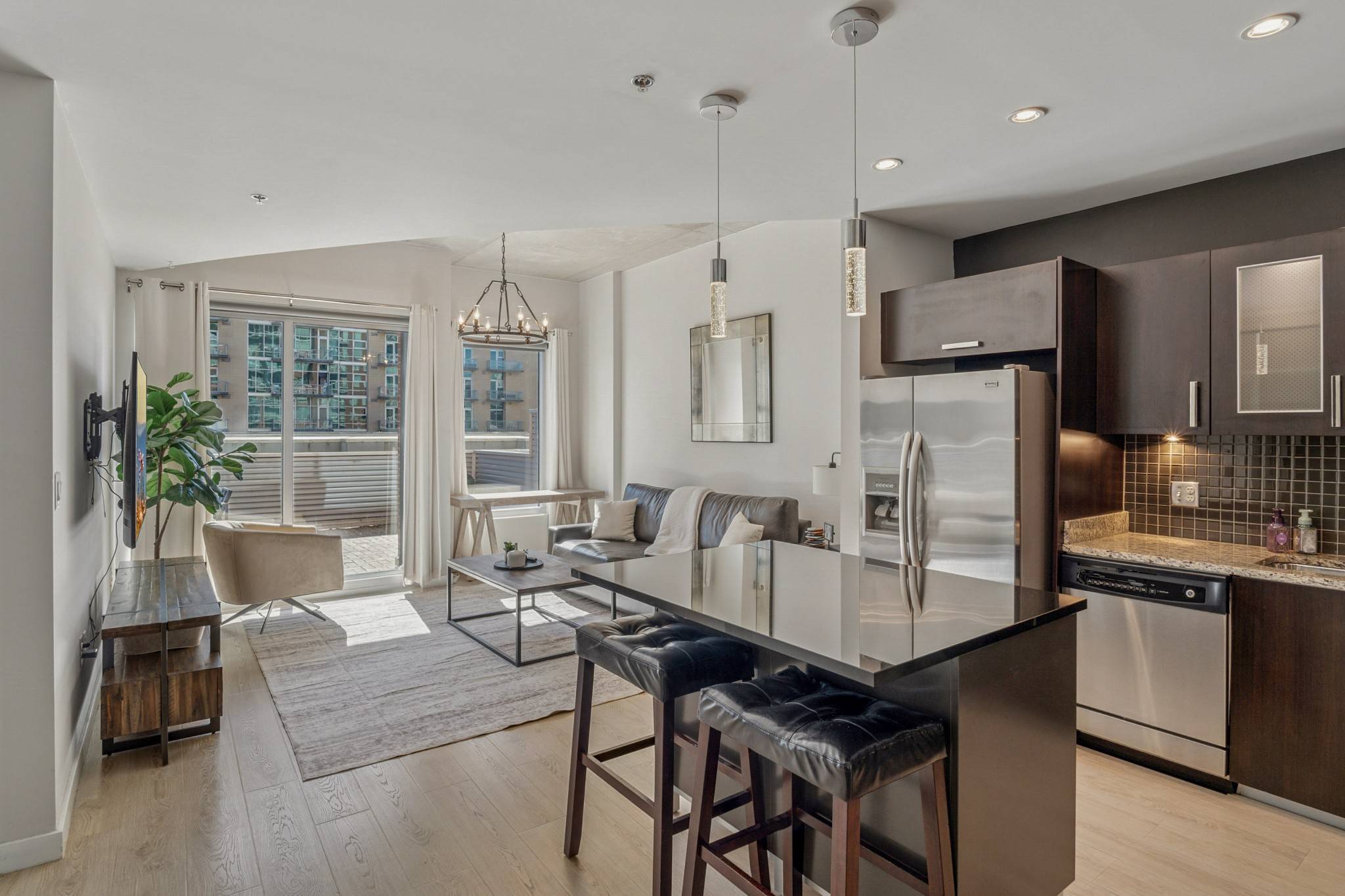 Nashville, TN 37203,600 12th Ave #S #910