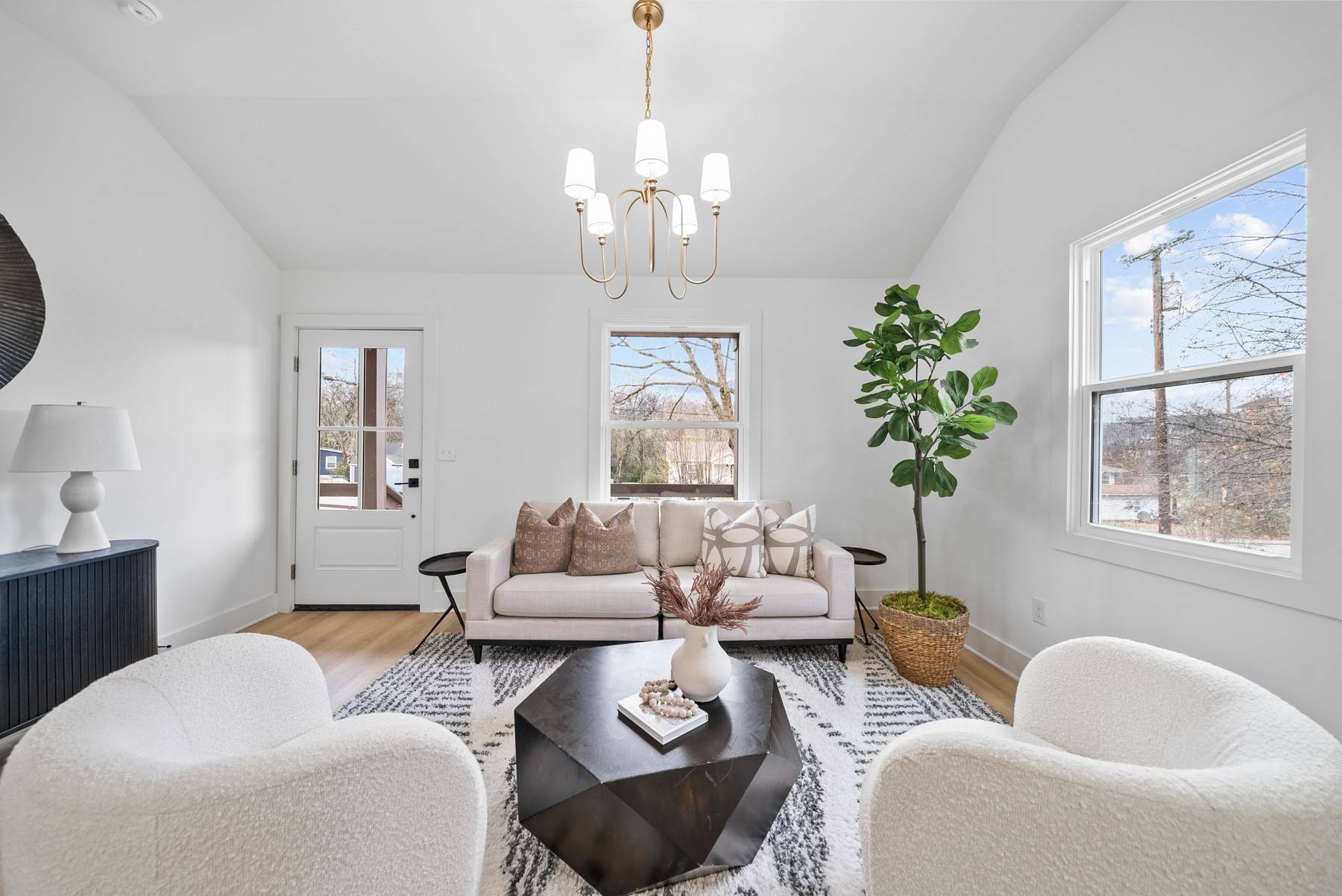 Nashville, TN 37209,1026 College Ave