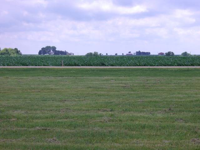 Earlville, IL 60518,625/627 EFFIE DR