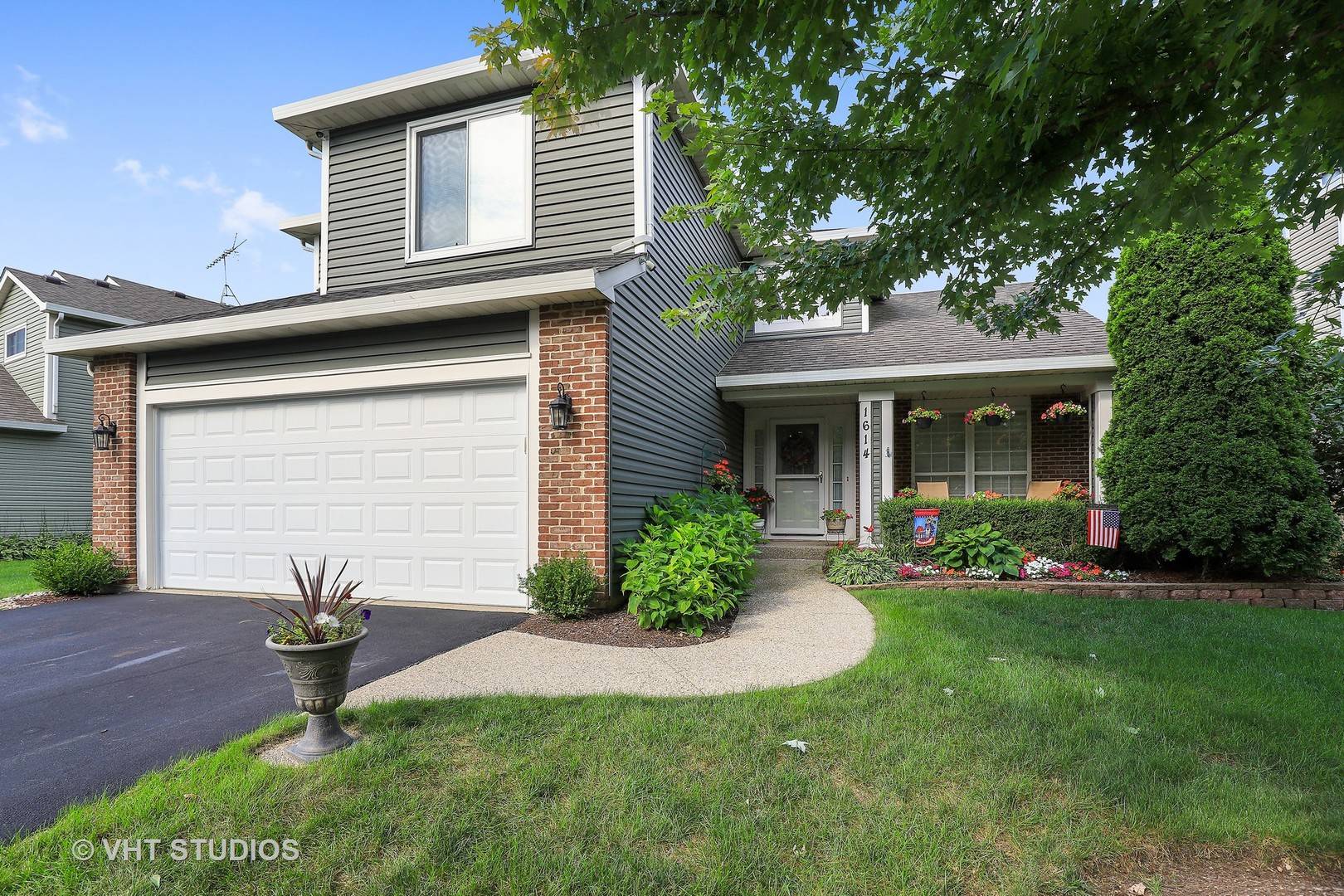 Gurnee, IL 60031,1614 Vineyard DR