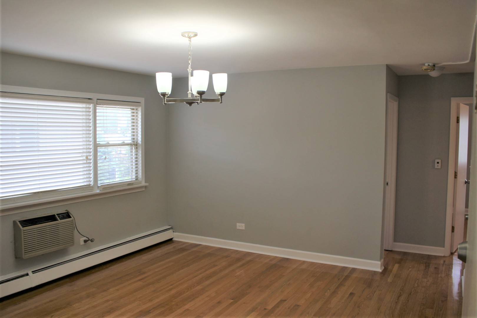 Lyons, IL 60534,4433 Prescott AVE #2C