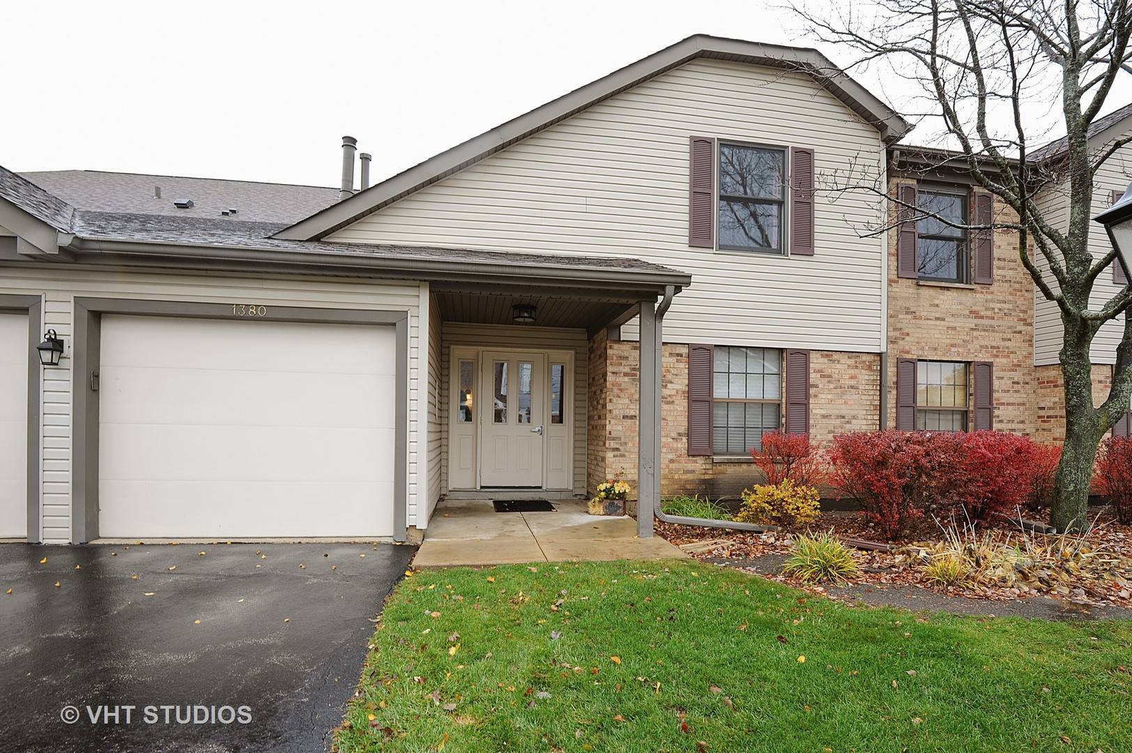 Gurnee, IL 60031,1380 Stratford DR #1380