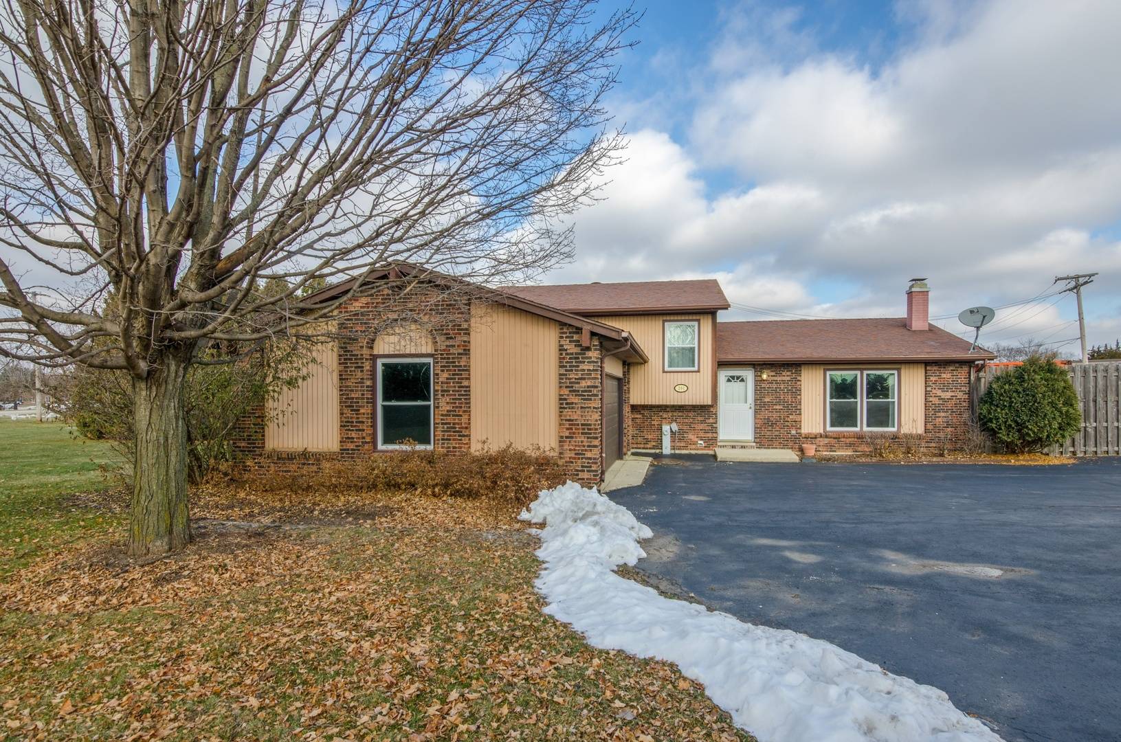 Wauconda, IL 60084,391 Hollow Hill RD