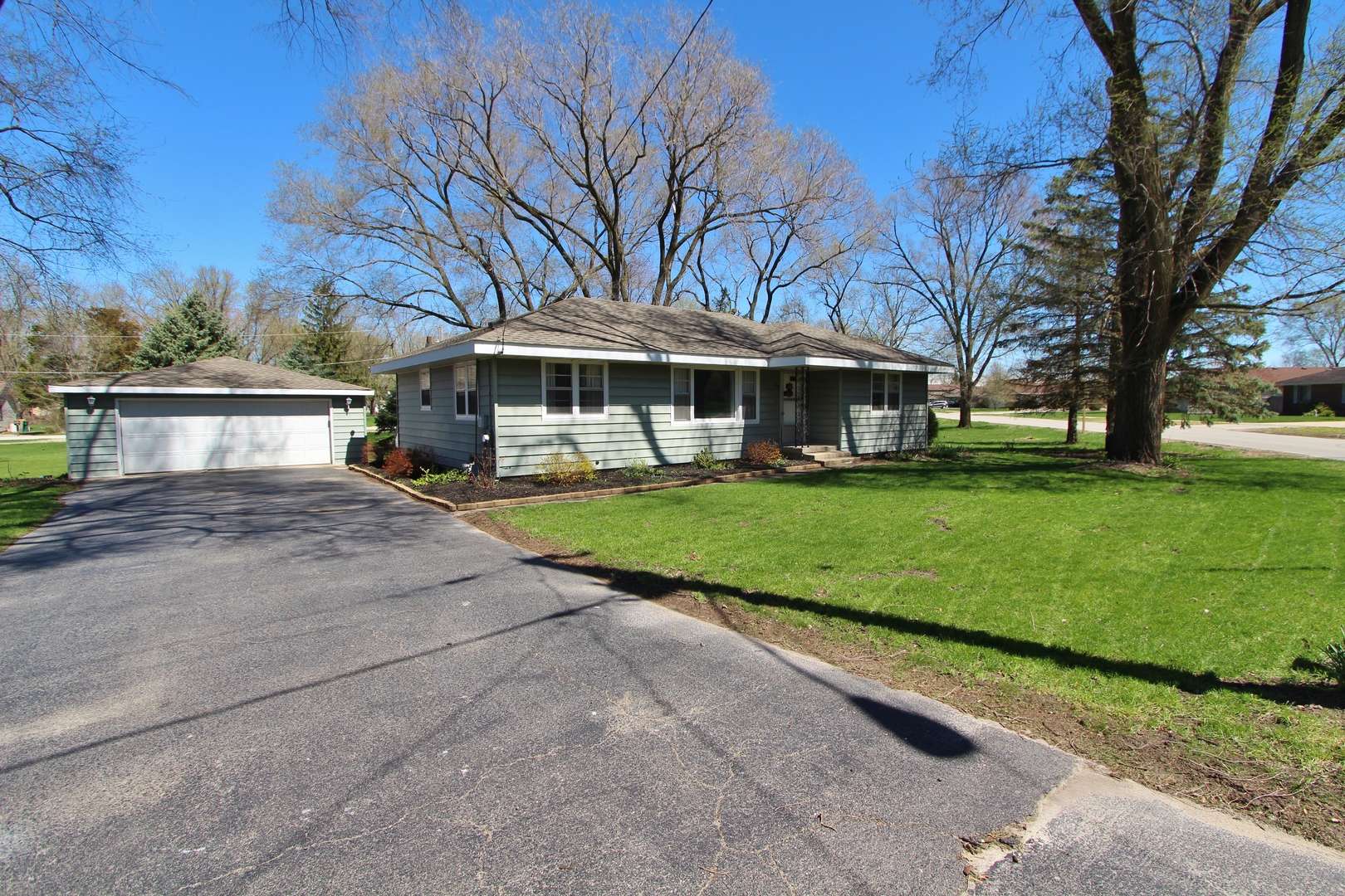 Braidwood, IL 60408,398 E Ridge ST