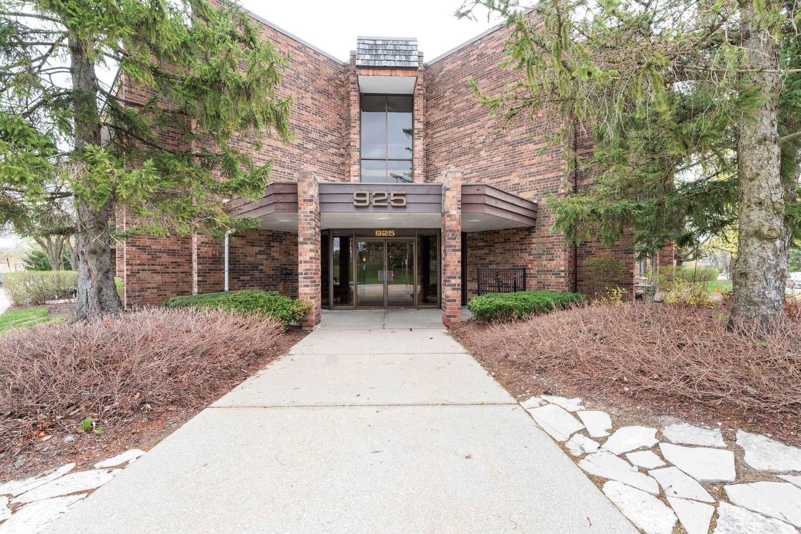 Northbrook, IL 60062,925 Spring Hill DR #318