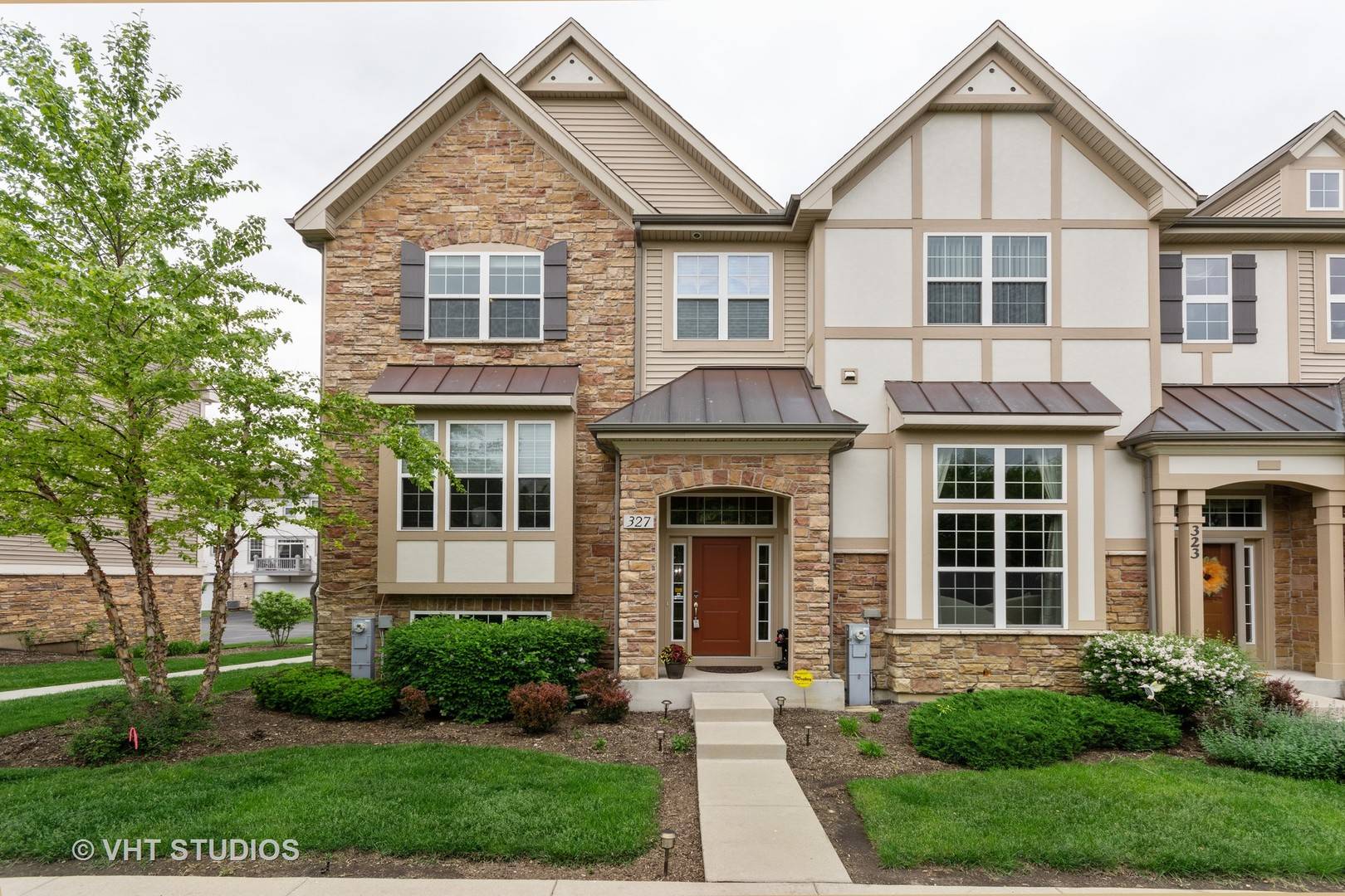 Carol Stream, IL 60188,327 Saunders CIR