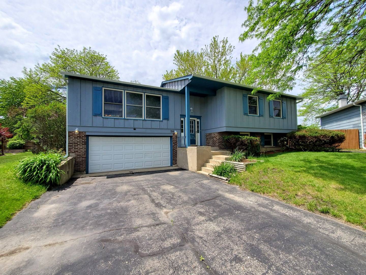 Lake Zurich, IL 60047,716 FIELDSTONE CIR