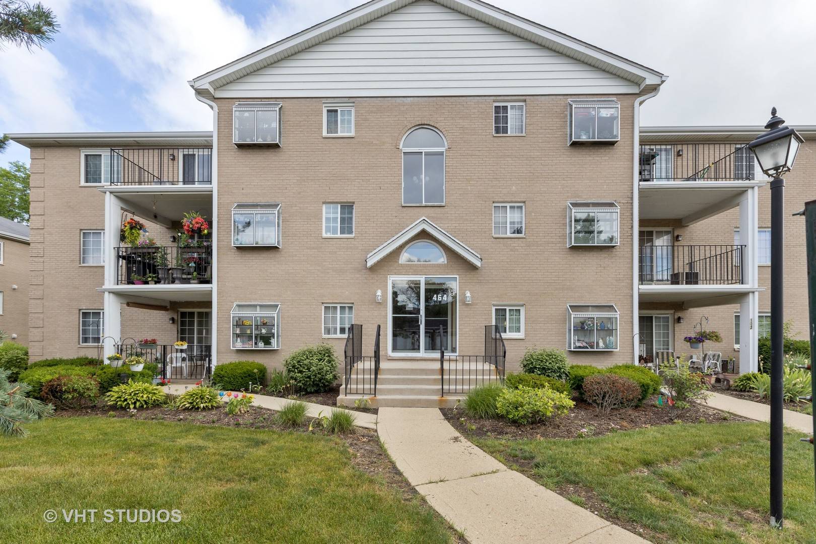 Carol Stream, IL 60188,464 S President ST #304