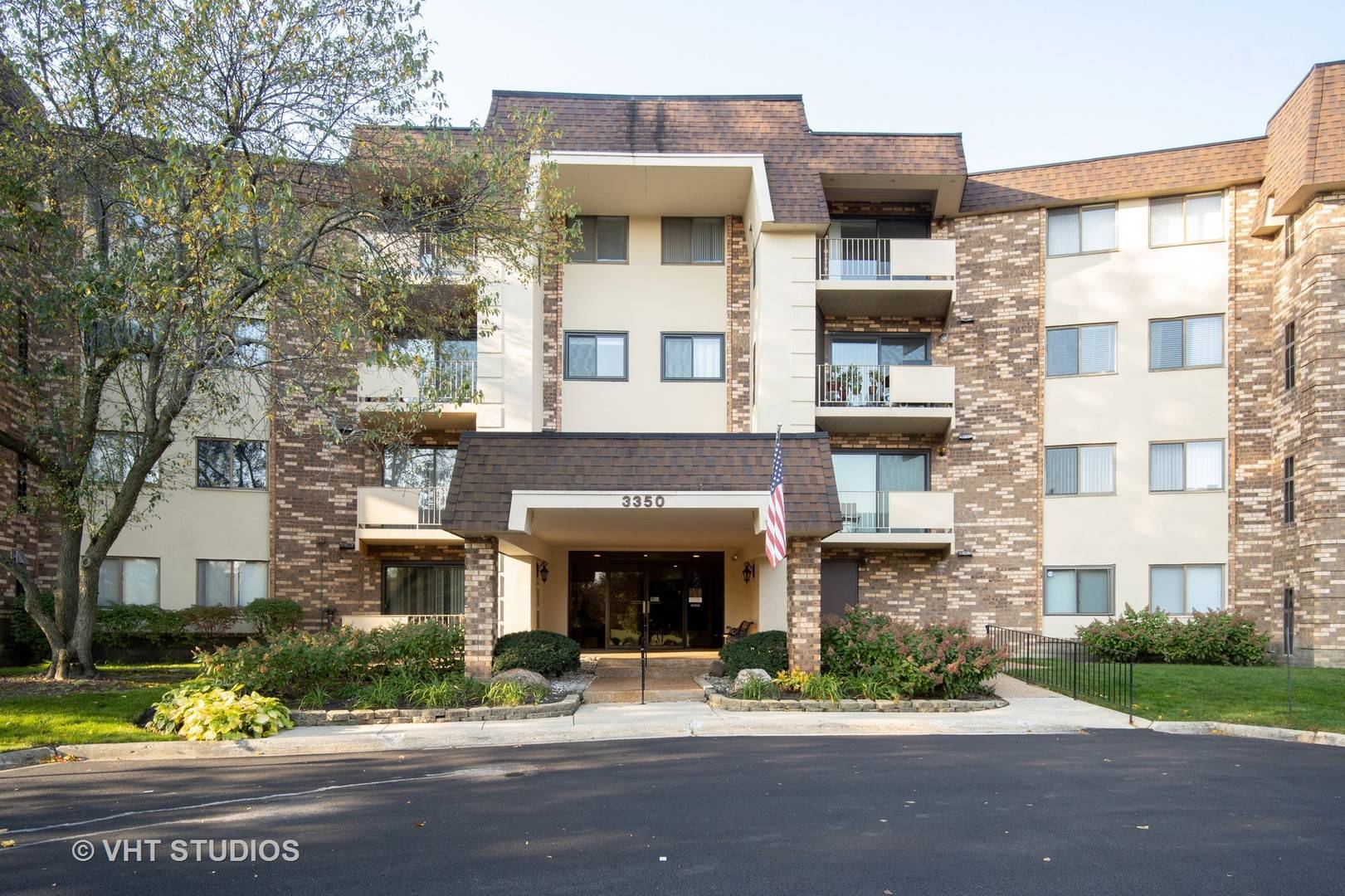 Arlington Heights, IL 60004,3350 N Carriageway DR #407