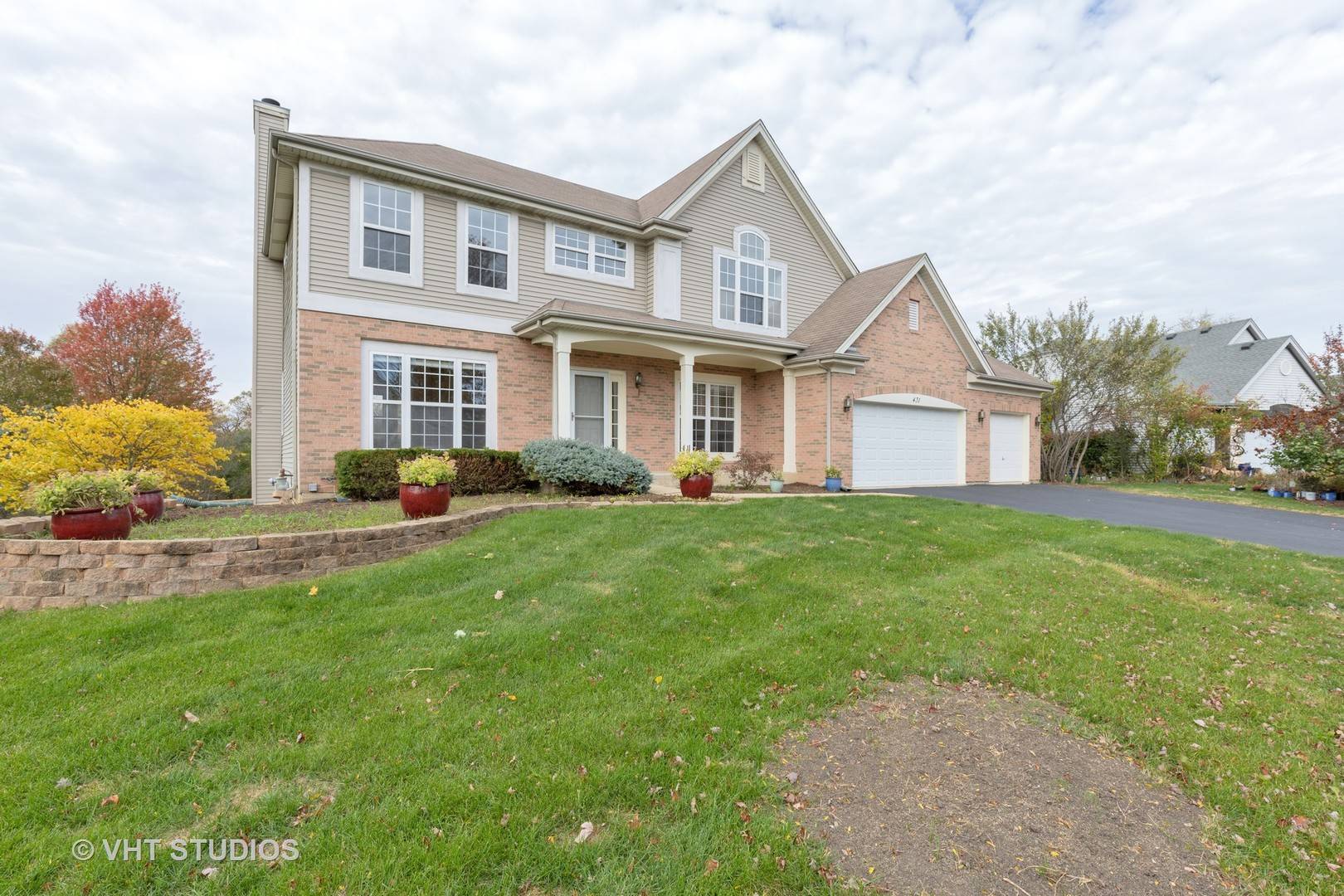 Wauconda, IL 60084,431 OAK GROVE CIR