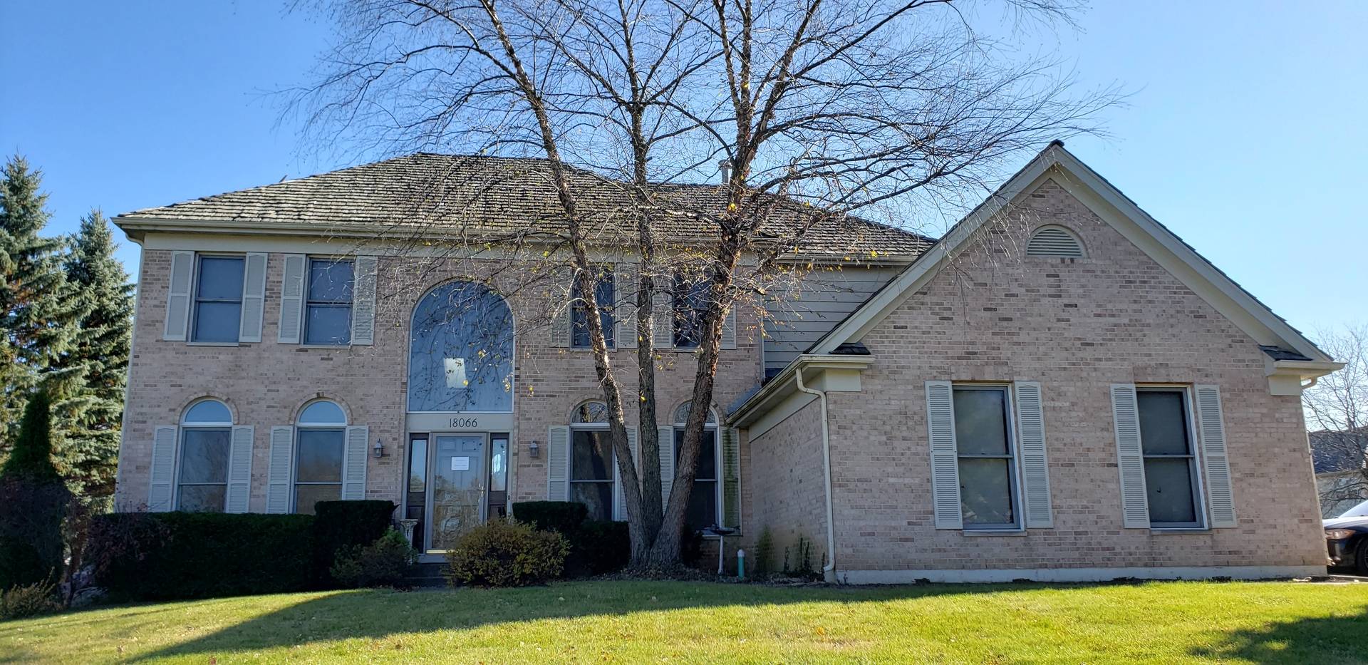 Gurnee, IL 60031,18066 W POND RIDGE CIR