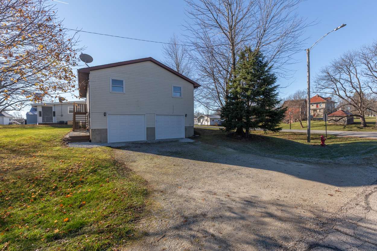 Beecher, IL 60401,747 Elliott ST