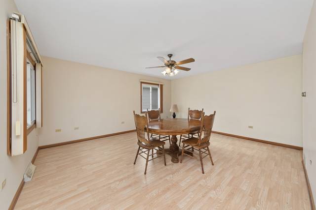 Downers Grove, IL 60515,4530 Roslyn RD