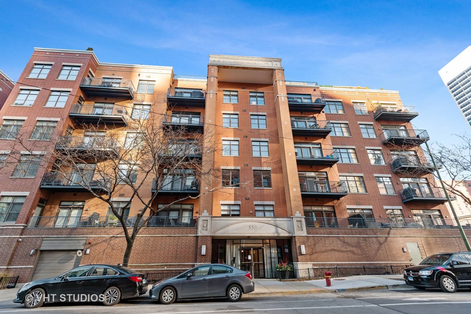 Chicago, IL 60661,550 W Fulton ST #404