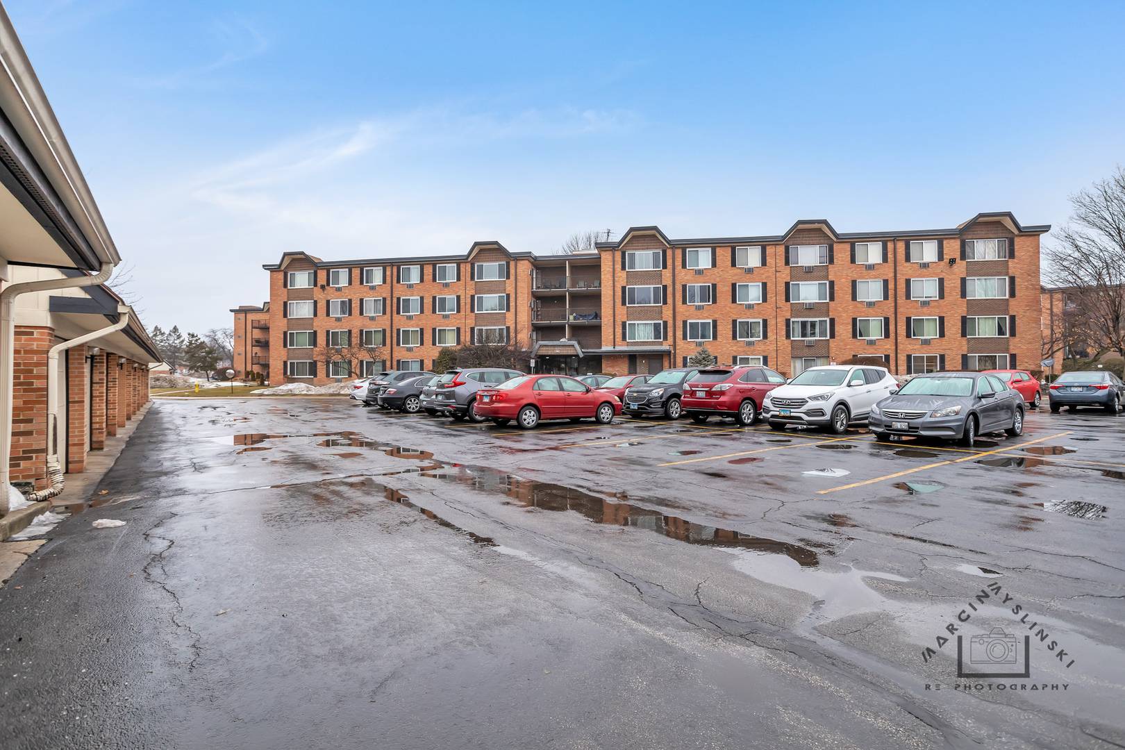 Arlington Heights, IL 60005,1226 S New Wilke RD #206