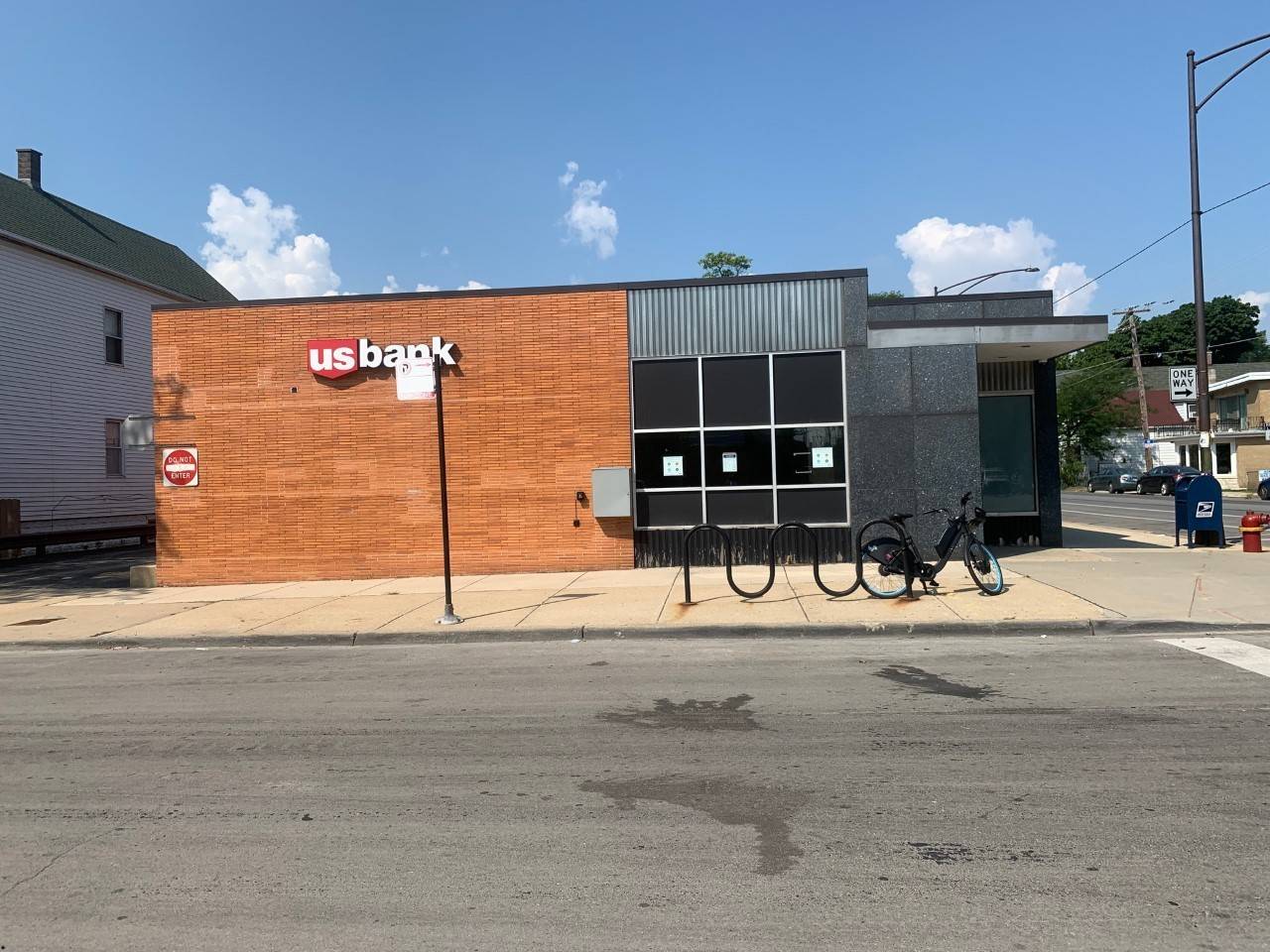Chicago, IL 60617,8300 S Marquette AVE