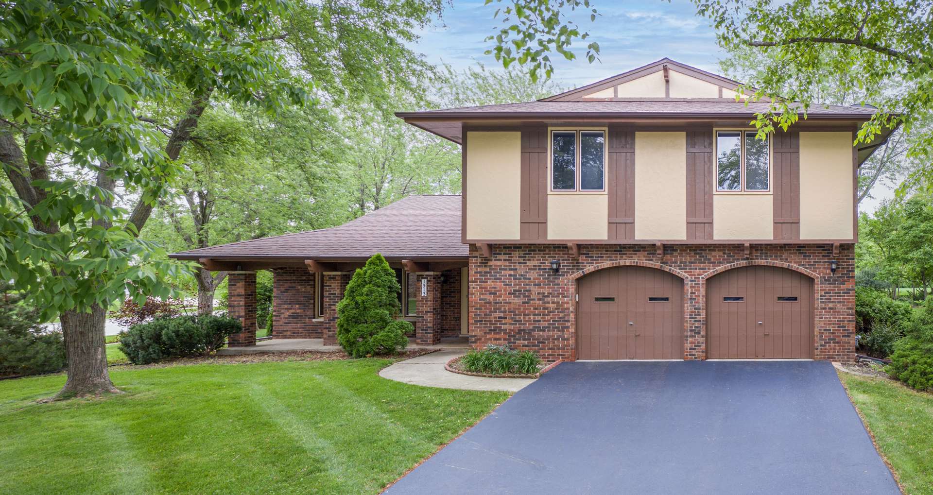 Schaumburg, IL 60173,1513 Petersham LN