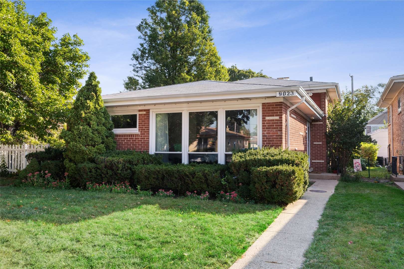 Morton Grove, IL 60053,9023 Meade AVE