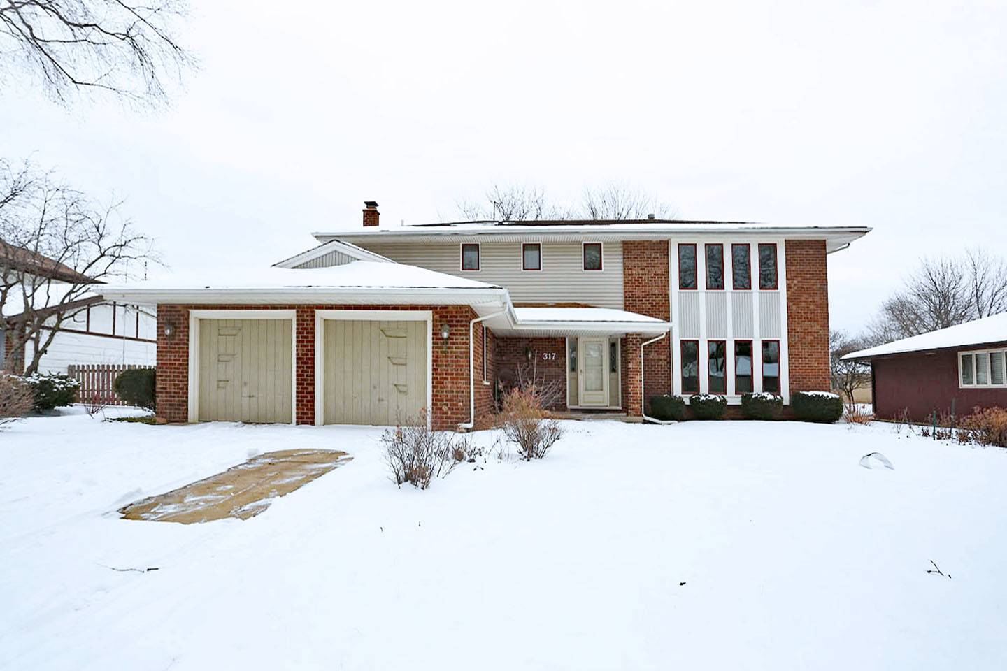 Schaumburg, IL 60193,317 Wyoma LN