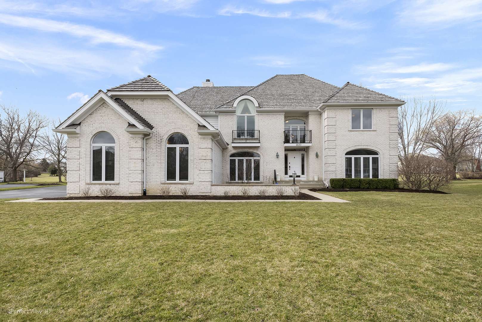 Gurnee, IL 60031,18150 W Pond Ridge CIR