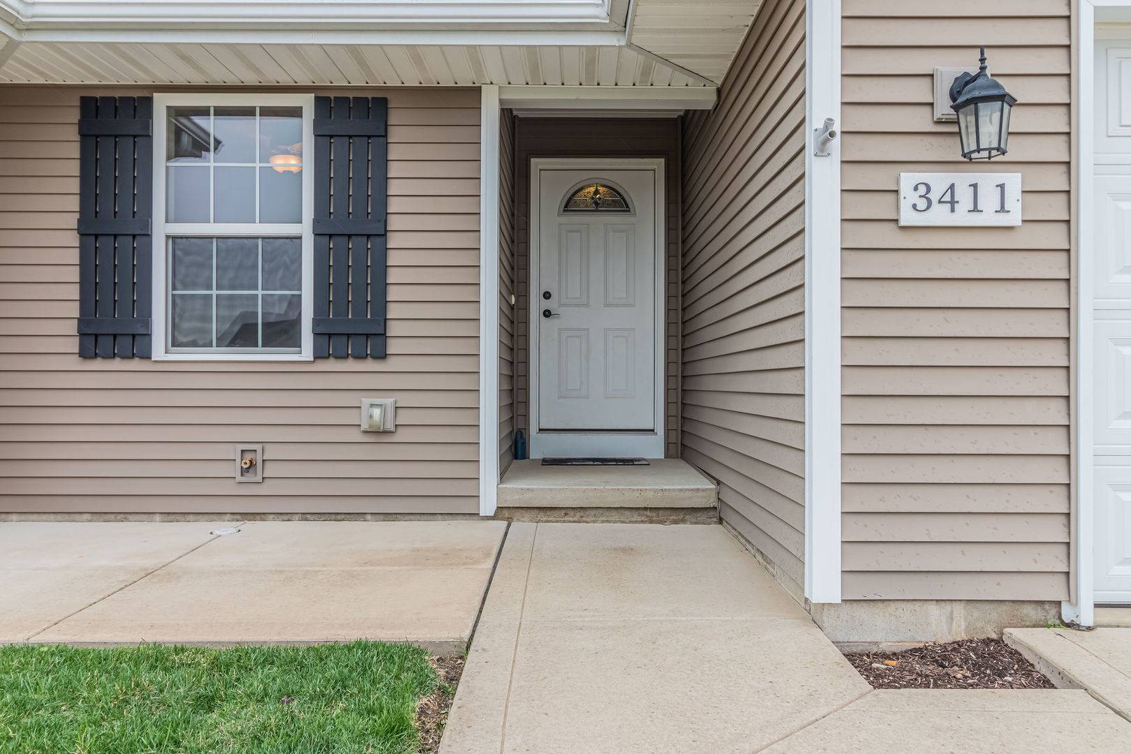 Urbana, IL 61802,3411 Deer Ridge DR