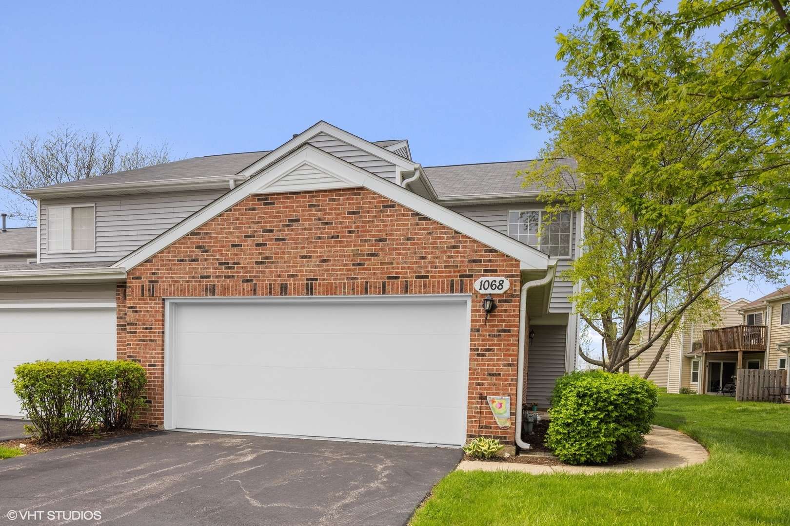 Carol Stream, IL 60188,1068 Bedford DR