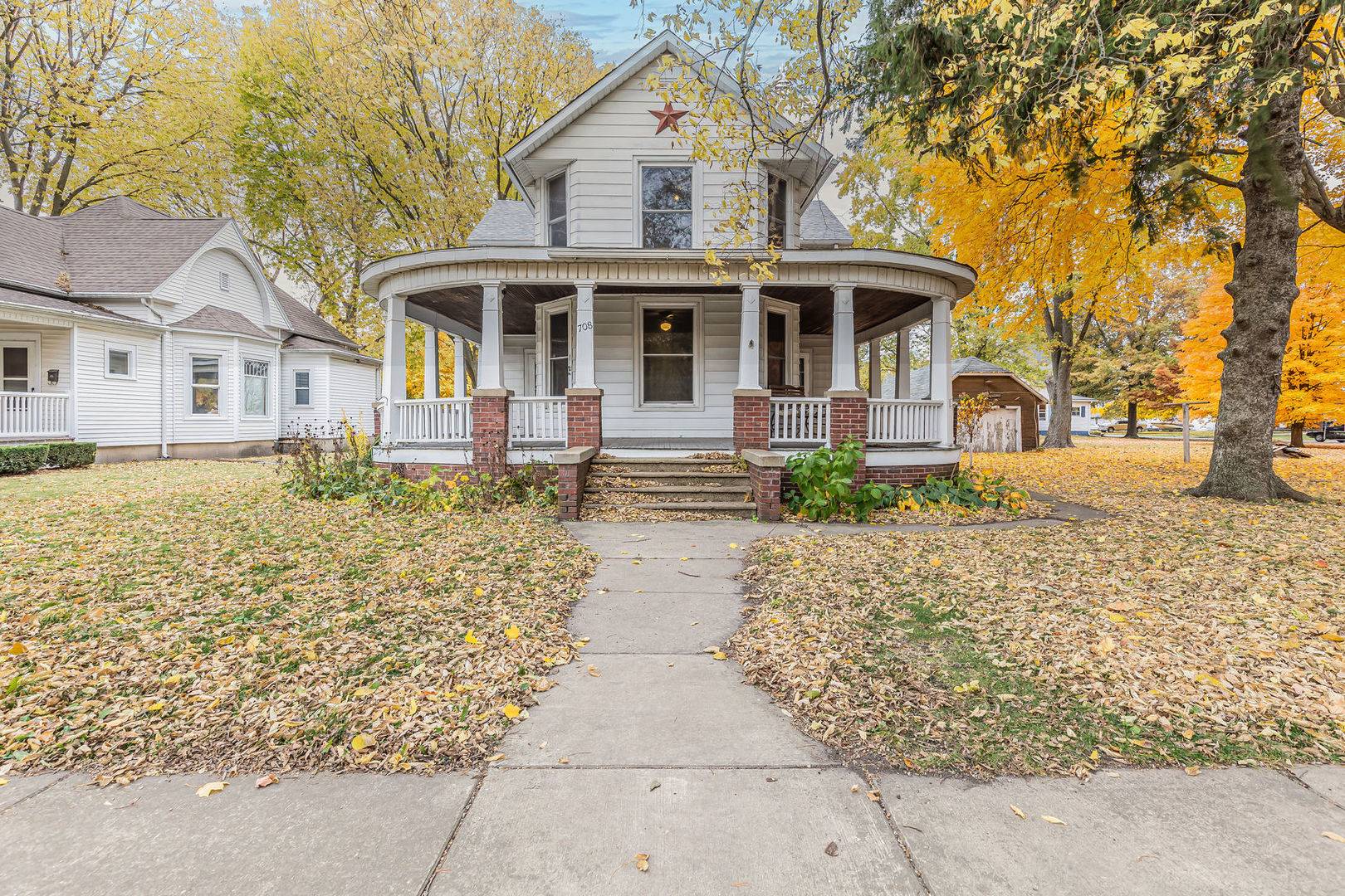 Villa Grove, IL 61956,708 E Walnut ST