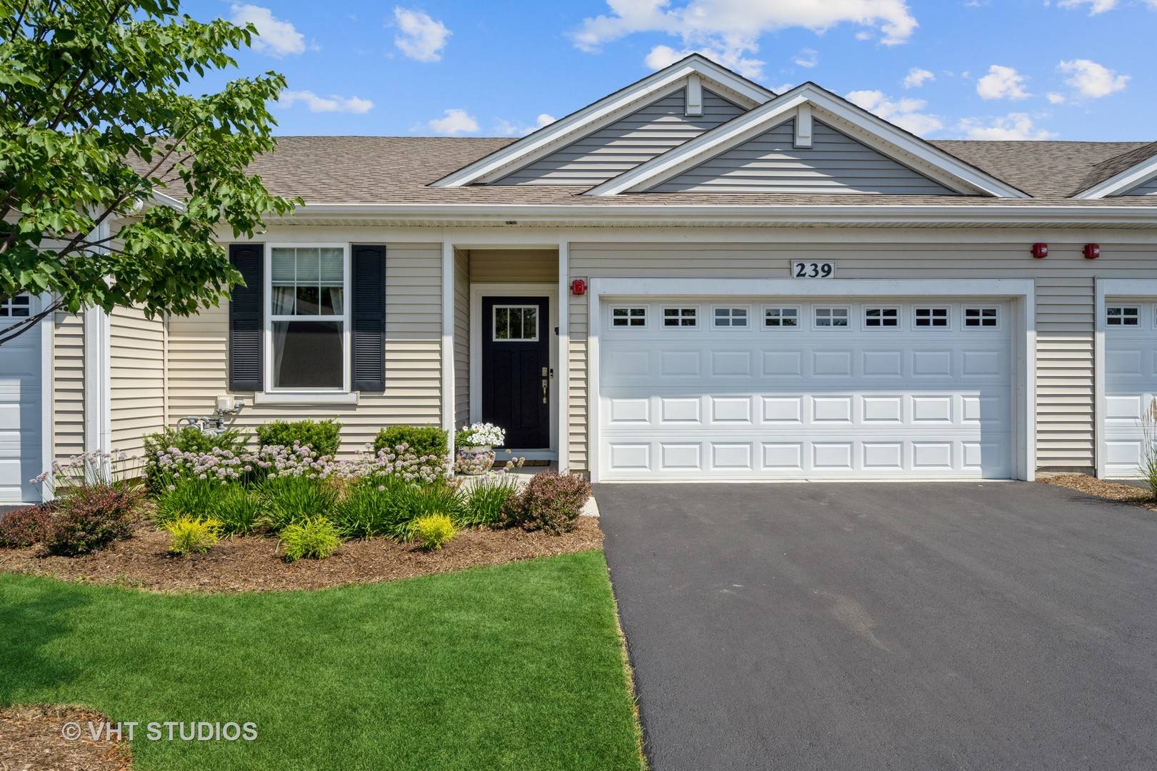 North Aurora, IL 60542,239 Sussex LN