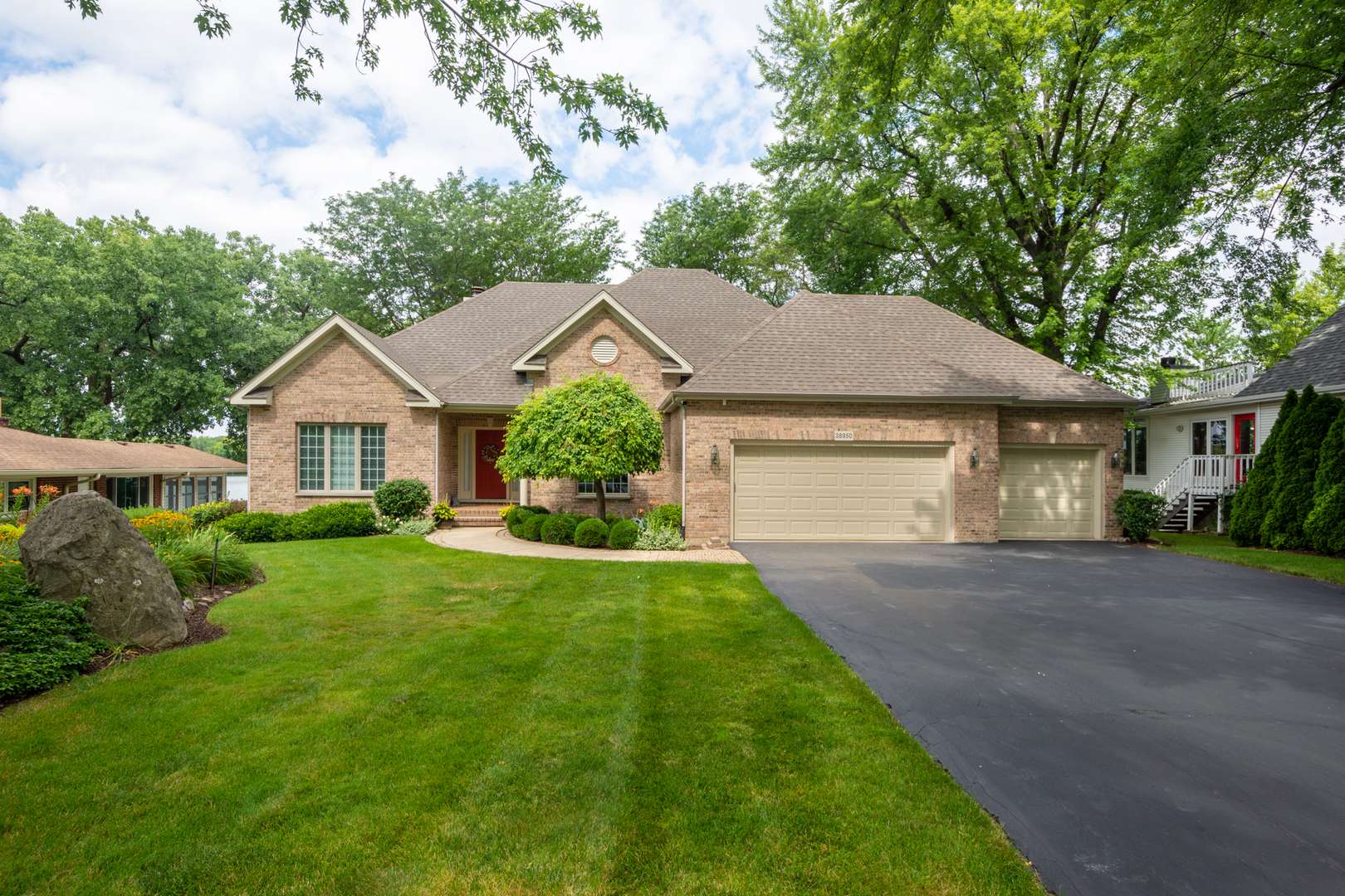 Lake Villa, IL 60046,38950 N CEDAR CREST DR