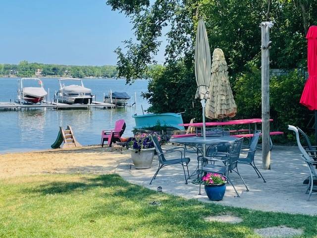 Lake Zurich, IL 60047,28 S Shore LN