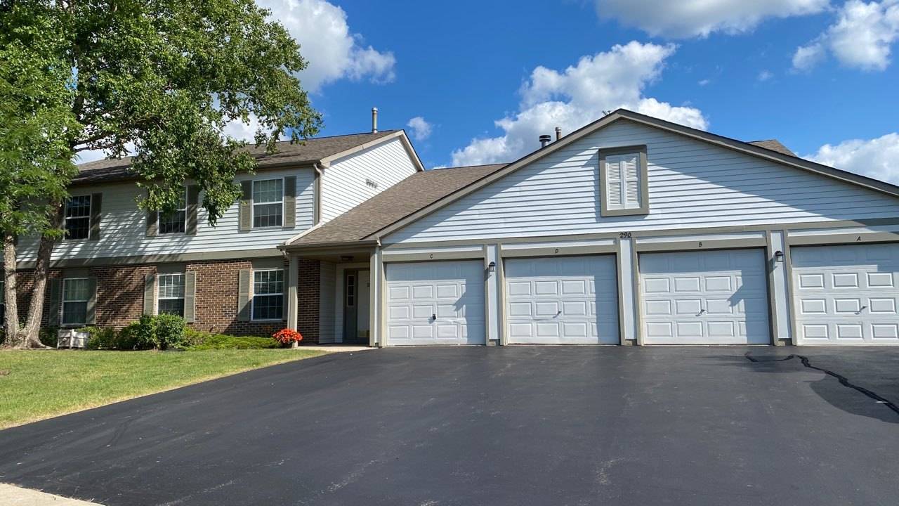 Wauconda, IL 60084,290 Crestview DR #C