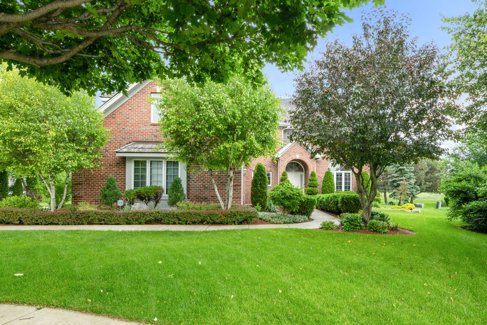 South Elgin, IL 60177,1212 Countryside LN