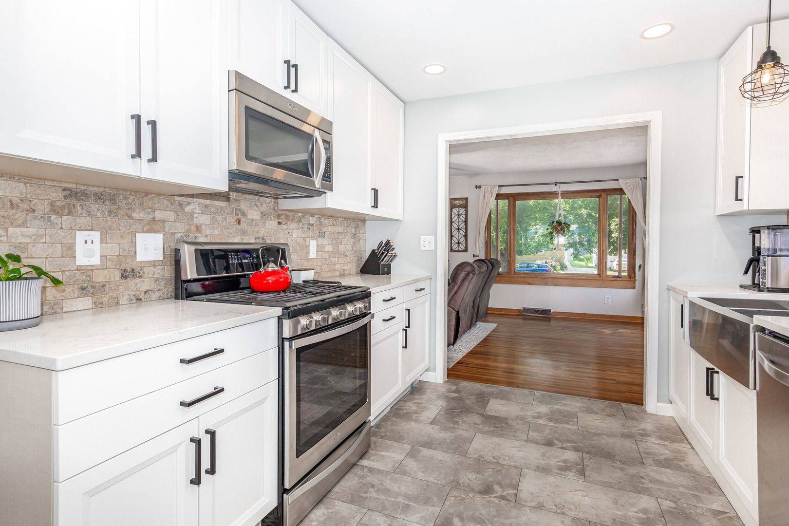 Dekalb, IL 60115,1052 S 5th ST
