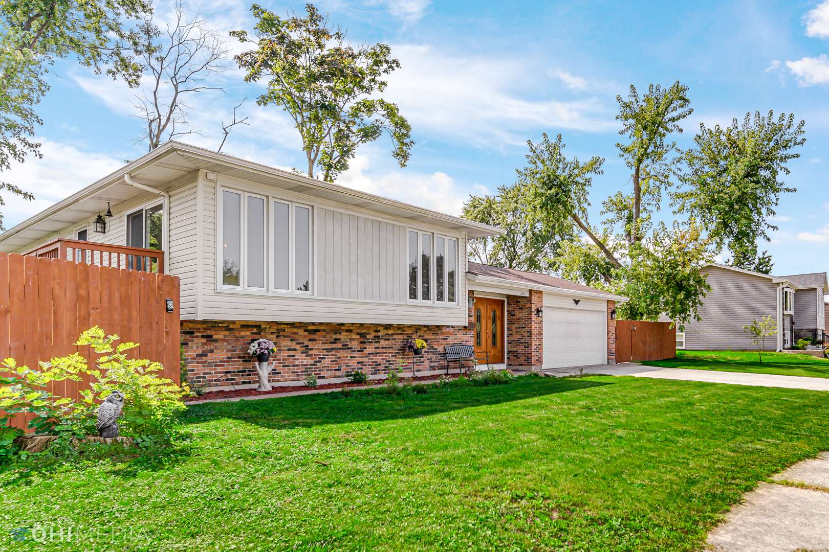 Woodridge, IL 60517,2205 Evergreen LN