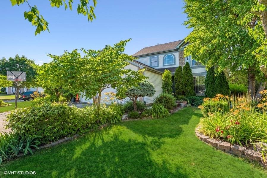 South Elgin, IL 60177,565 Juli DR