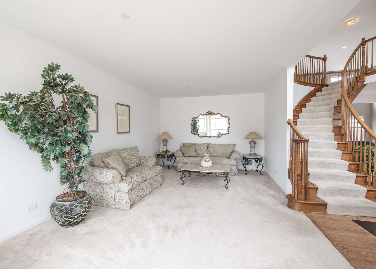 Hoffman Estates, IL 60192,5475 Nicholson DR