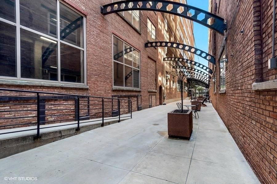 Chicago, IL 60607,500 S Clinton ST #404