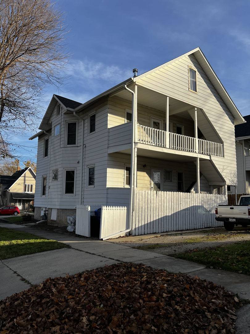 Dekalb, IL 60115,904 Pleasant ST