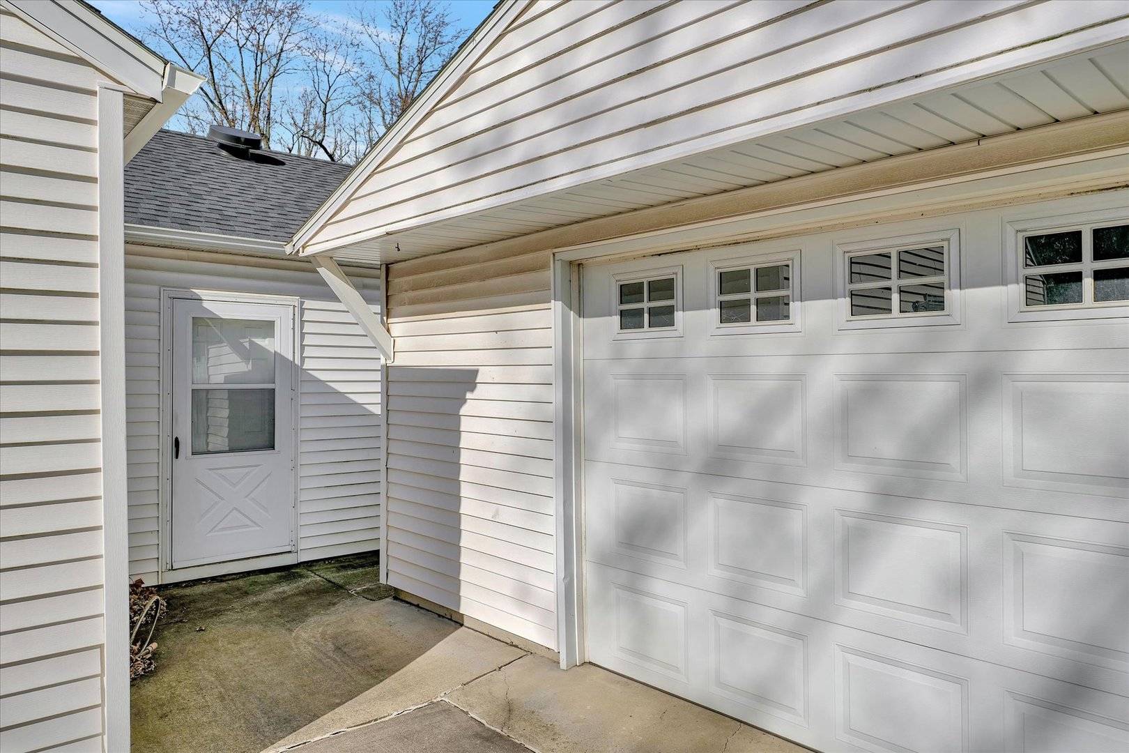 Urbana, IL 61801,912 E Fairlawn DR