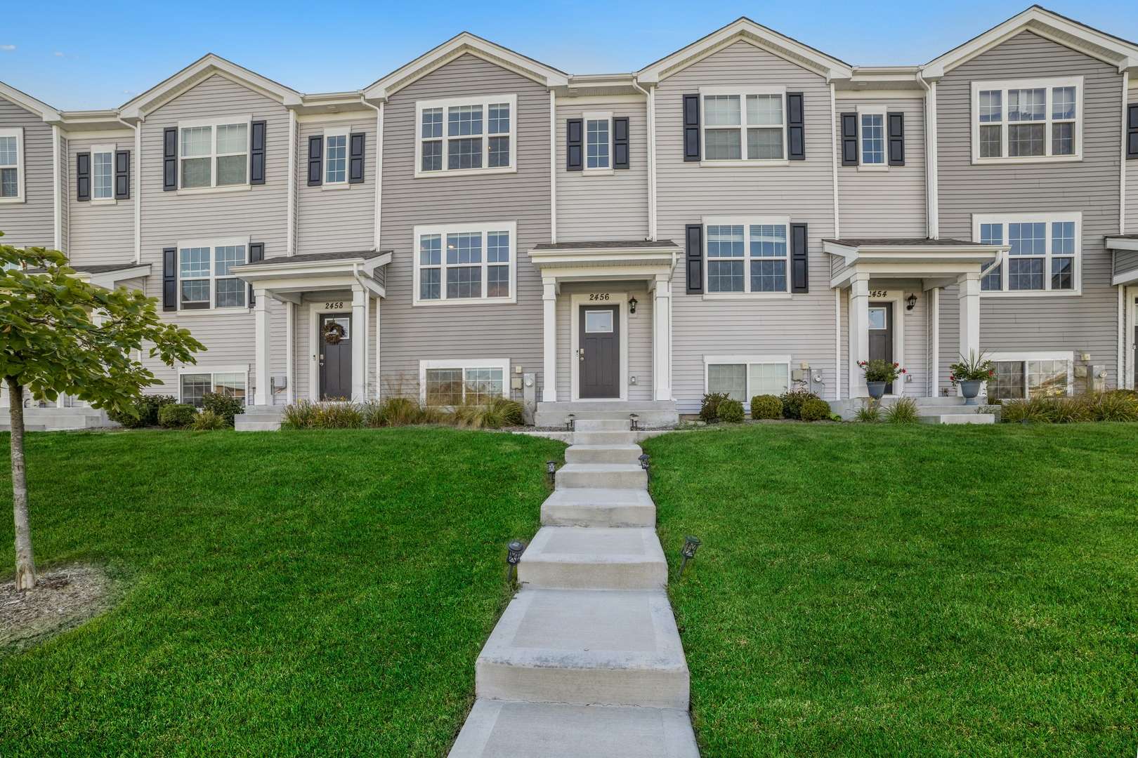 Pingree Grove, IL 60140,2456 Bella DR