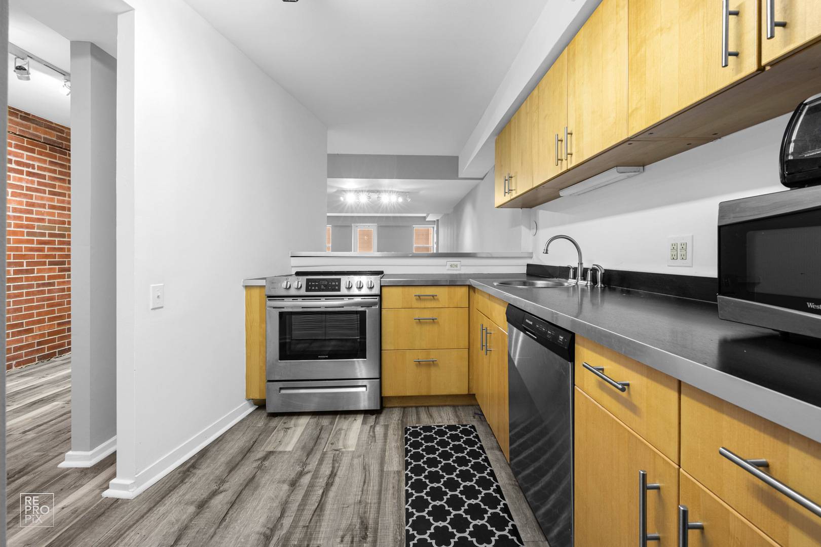 Chicago, IL 60605,40 E 9th ST #317
