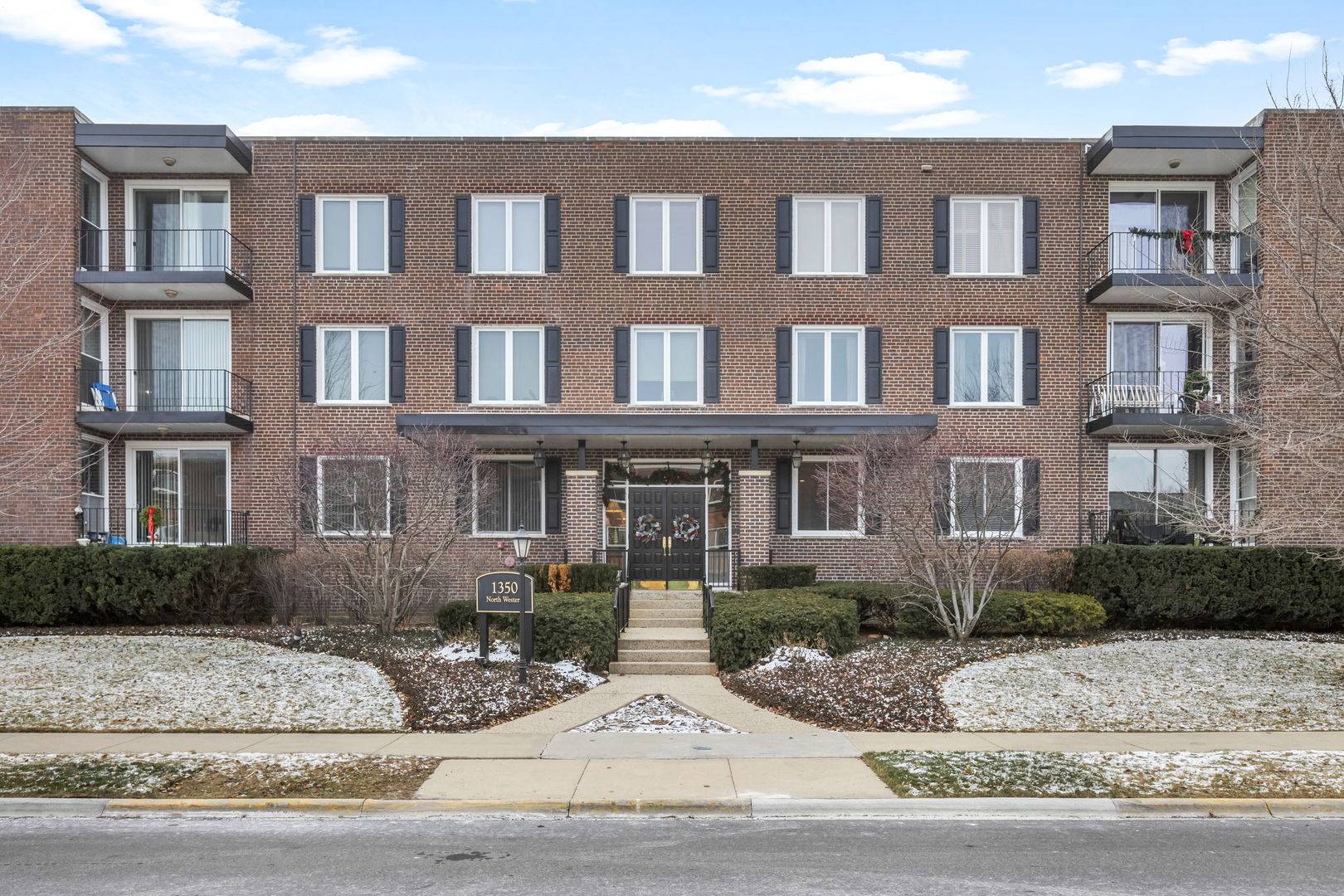 Lake Forest, IL 60045,1350 N Western AVE #308