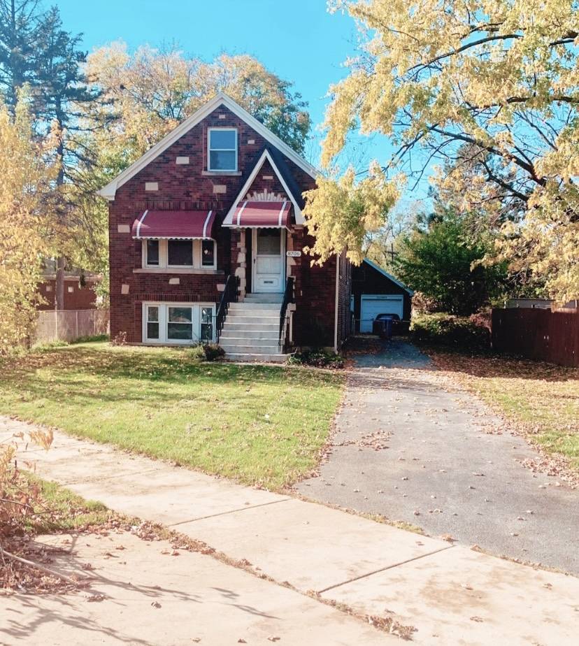 Lyons, IL 60534,8706 Plainfield RD