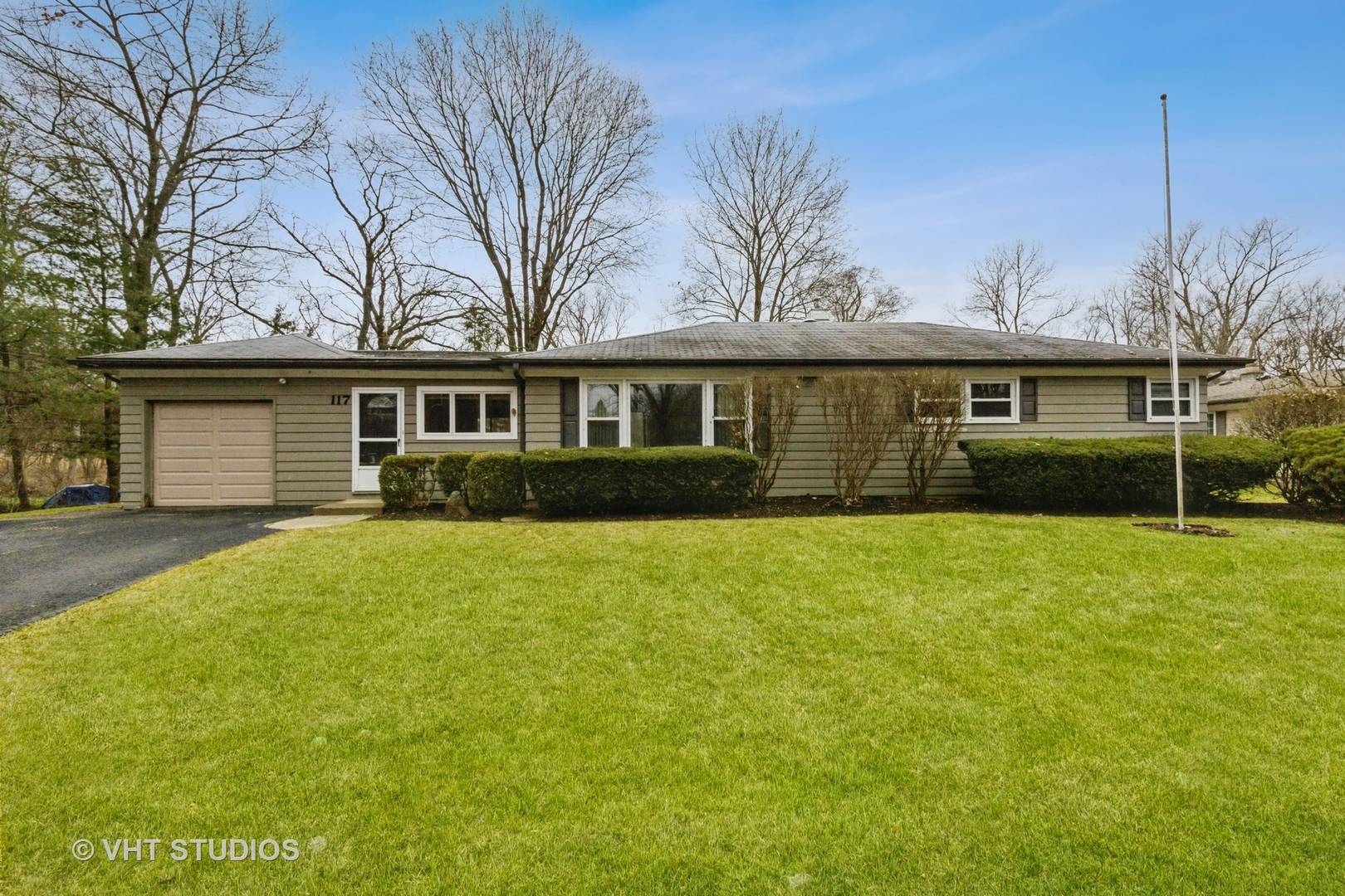Libertyville, IL 60048,117 Brookside CT