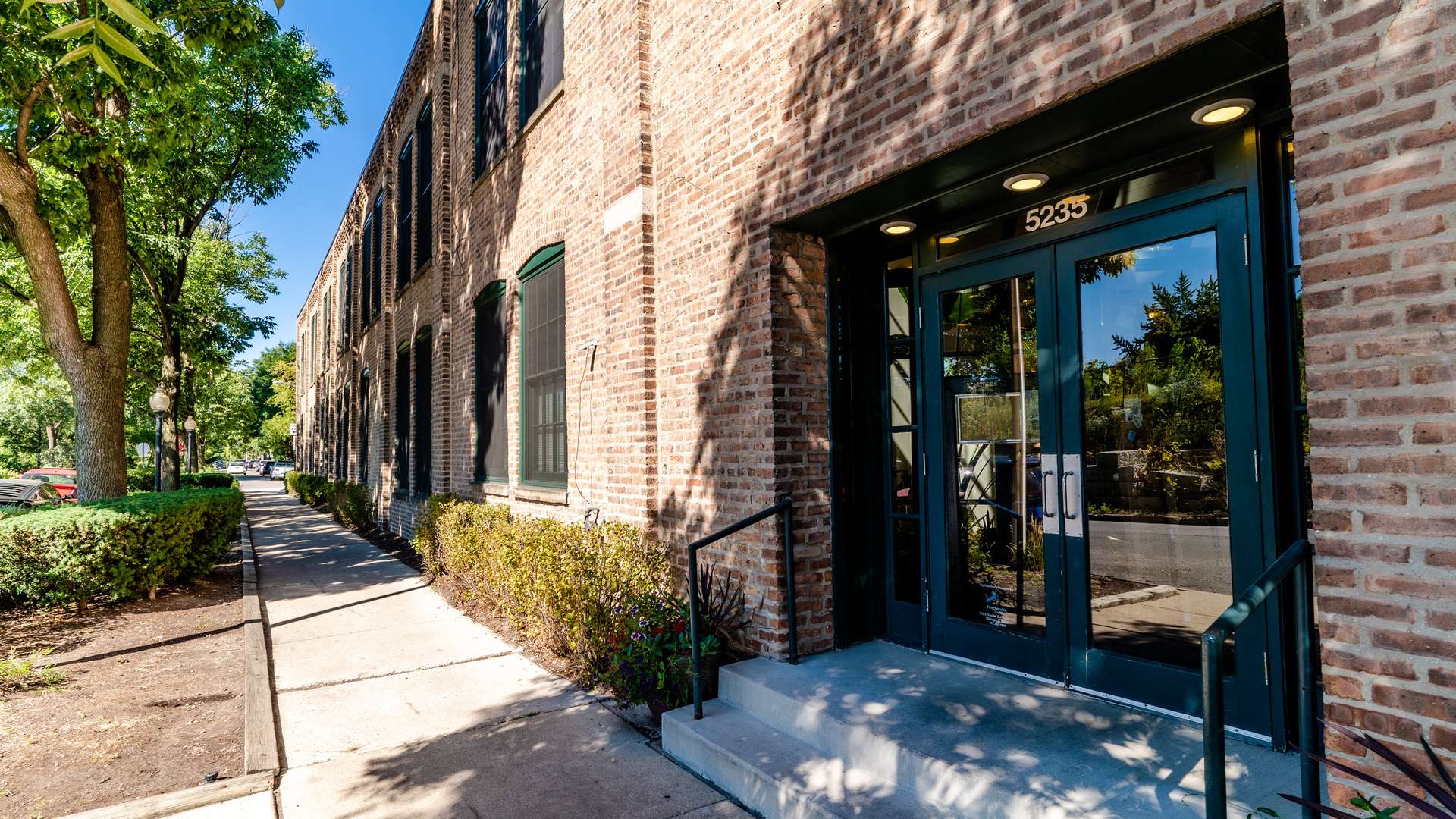 Chicago, IL 60640,5235 N Ravenswood AVE #24
