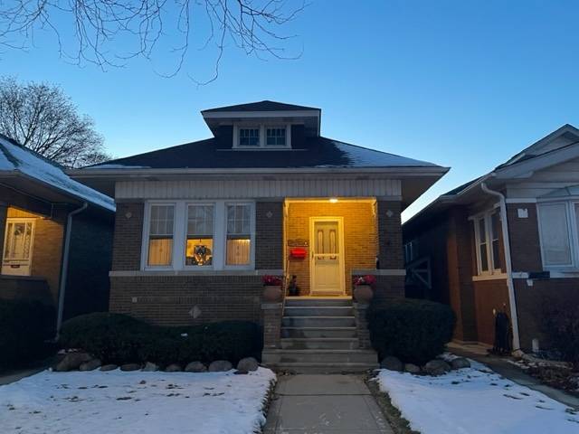 Chicago, IL 60630,5004 N Kildare AVE