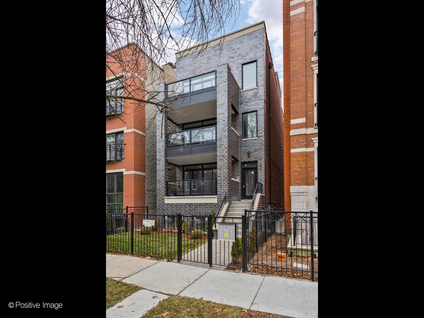 Chicago, IL 60622,855 N Paulina ST #2